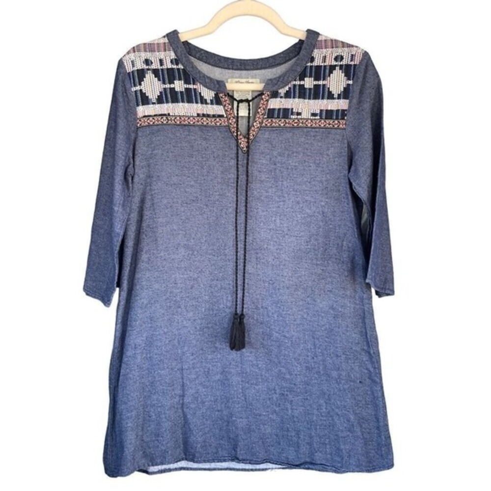 T8 Flying Tomato Tunic Top Embroidered Yoke Blue Chambray Y2K Boho Tassel